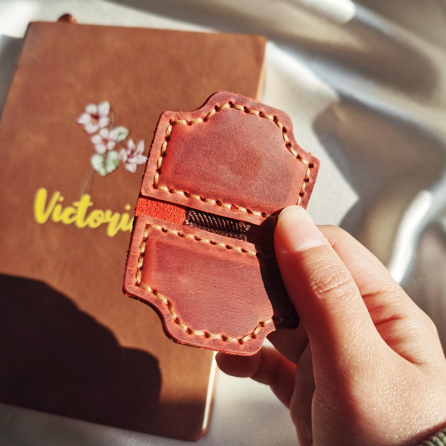 BygoneMark - LAST DAY 70% OFF - Personalized Magnetic Leather Pen Holder Bookmark